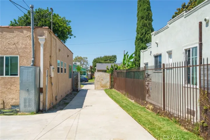 346 W School Street, Compton, California 90220