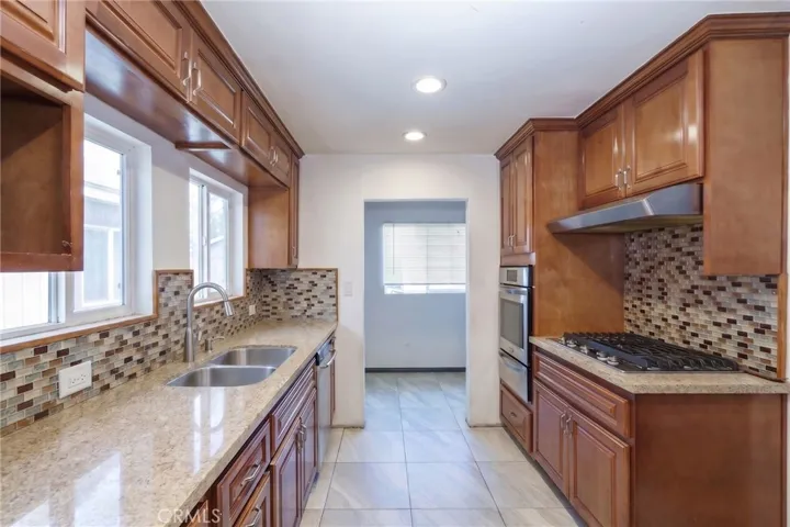 346 W School Street, Compton, California 90220