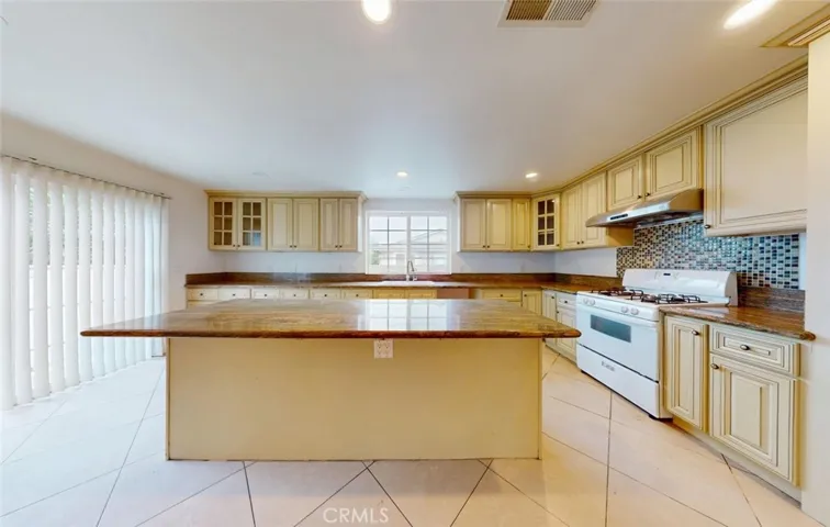 kitchen view1
