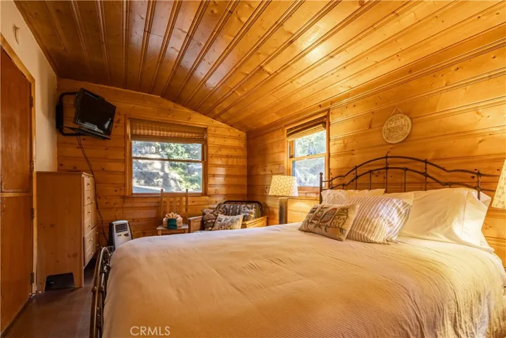 796 Silver Tip Drive, Big Bear Lake, California 92315