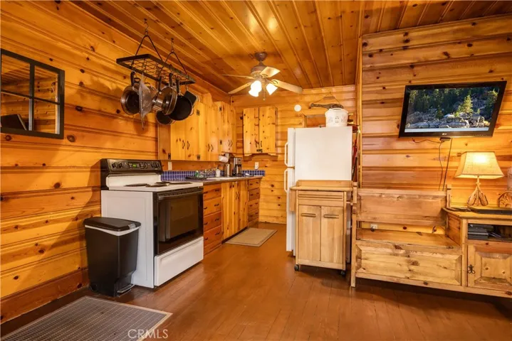 796 Silver Tip Drive, Big Bear Lake, California 92315