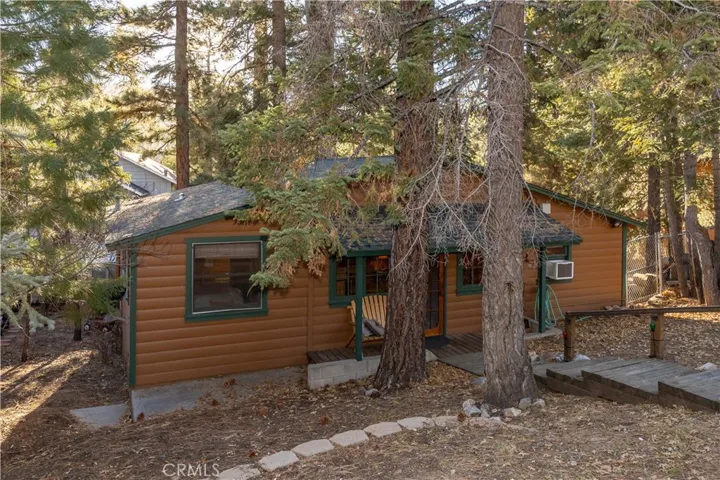 796 Silver Tip Drive, Big Bear Lake, California 92315