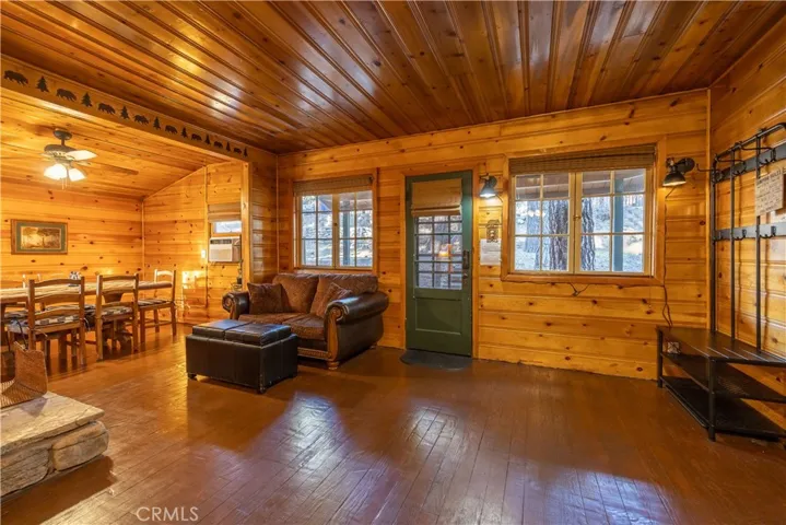796 Silver Tip Drive, Big Bear Lake, California 92315