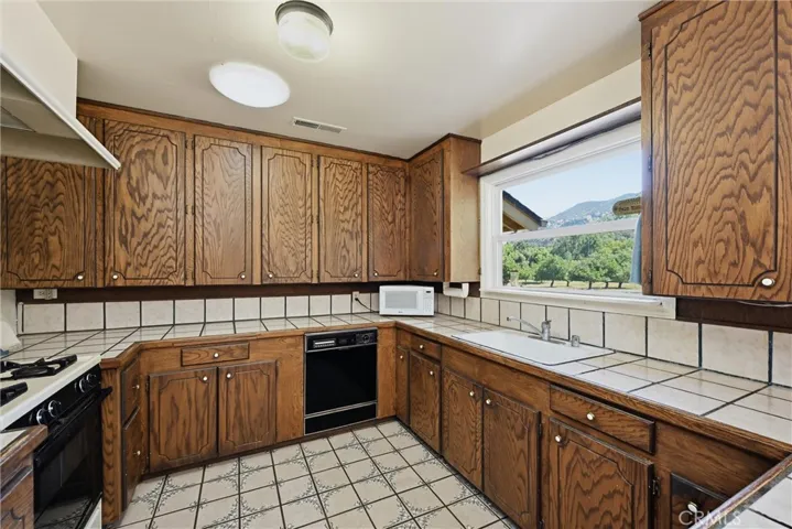 7825 Scotts Valley Rd., Lakeport, California 95453