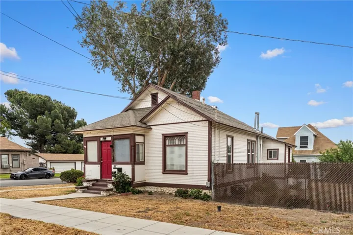 594 E 9th, Upland, California 91786