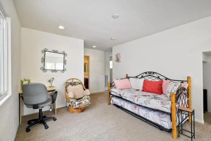 Loft-style bedroom, perfect for guests or office