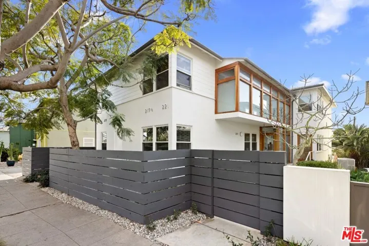 221 3rd Avenue, Venice, California 90291