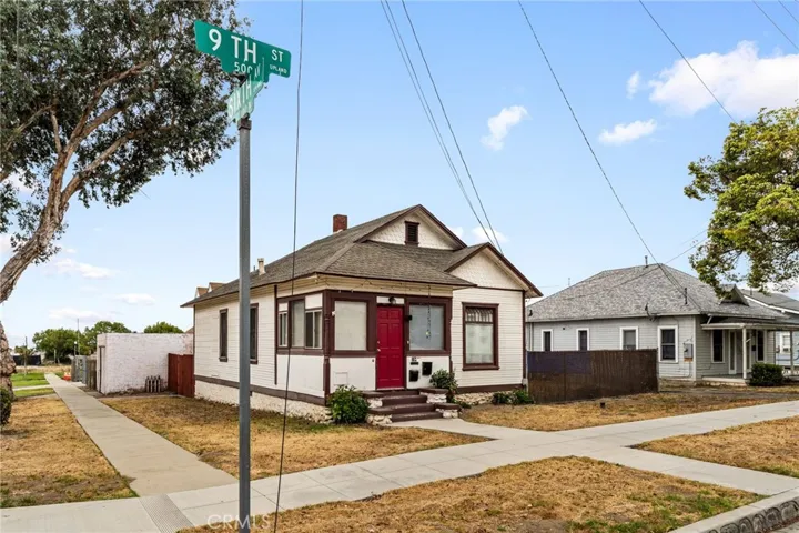 594 E 9th, Upland, California 91786