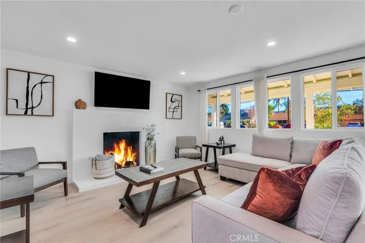 651 E Hillcrest Drive, Thousand Oaks, California 91360