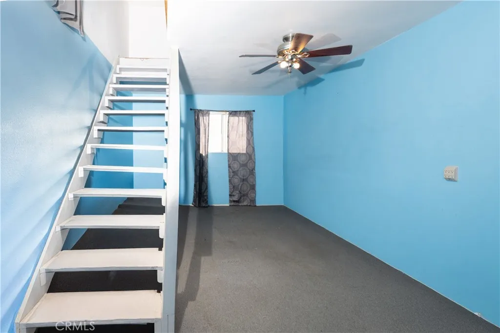 Detached Room