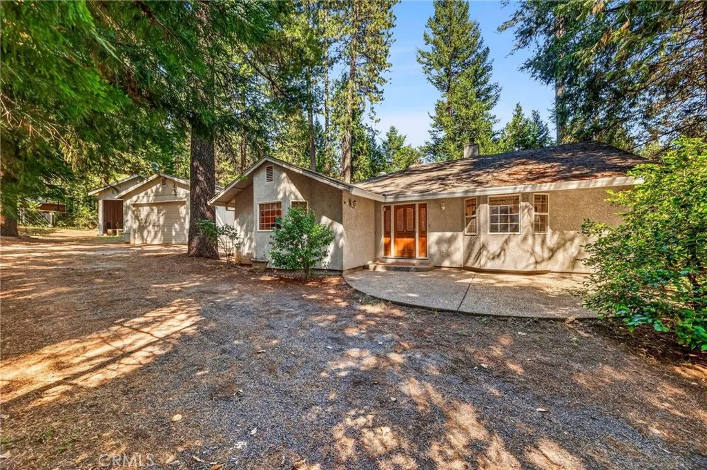 3 Bed/2 Bath--1 Acres fully fenced & gated!