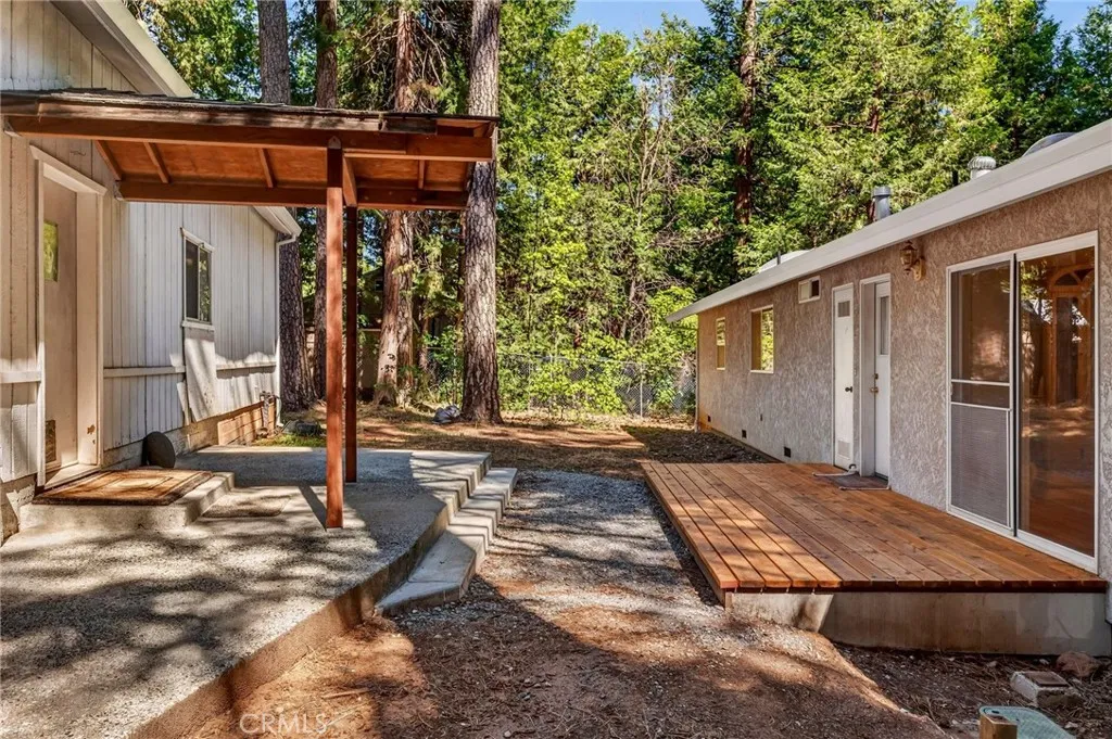 Covered Porch to Garage