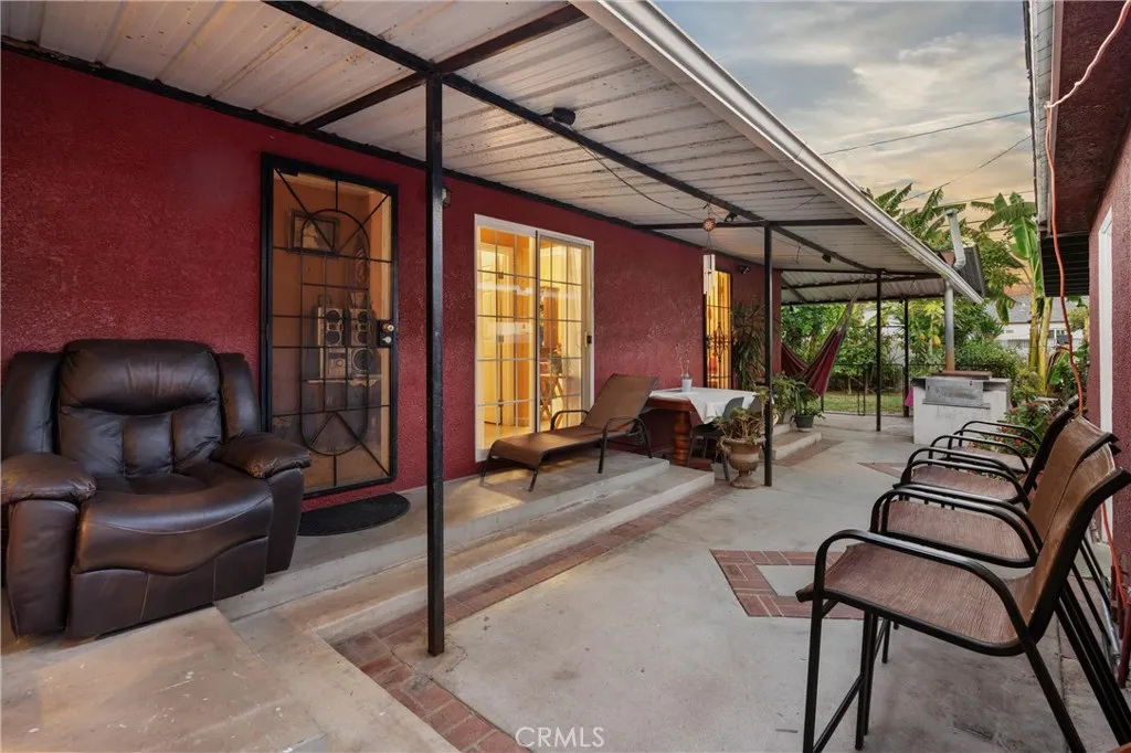 Seating area with cover patio
