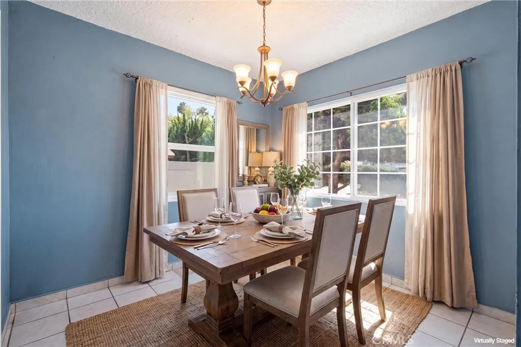 Dinning room virtually staged photo