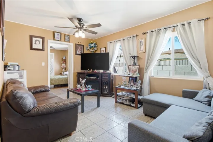 2nd living room or den addition with closet