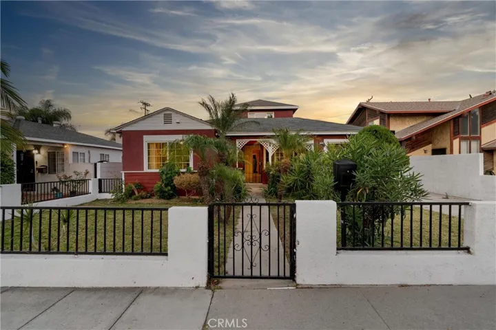 Front yard entrance