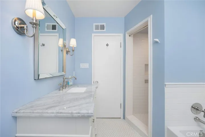 152 Park Avenue, Long Beach, California 90803