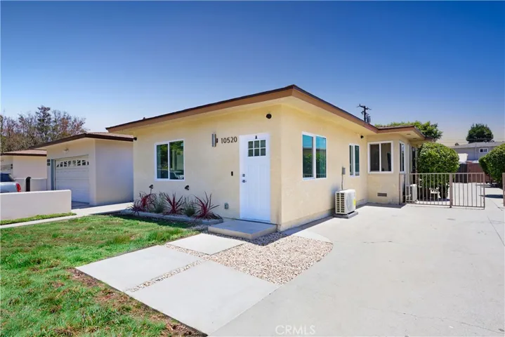 10520 Myrtle Street A, Downey, California 90241