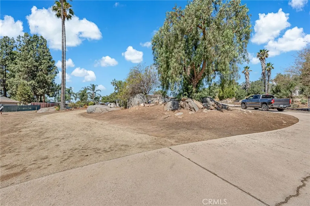 Circular driveway