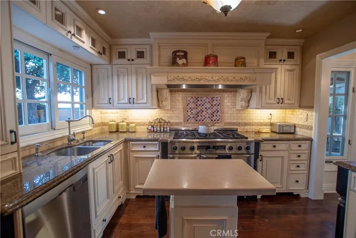 25241 Darlington, Mission Viejo, California 92692