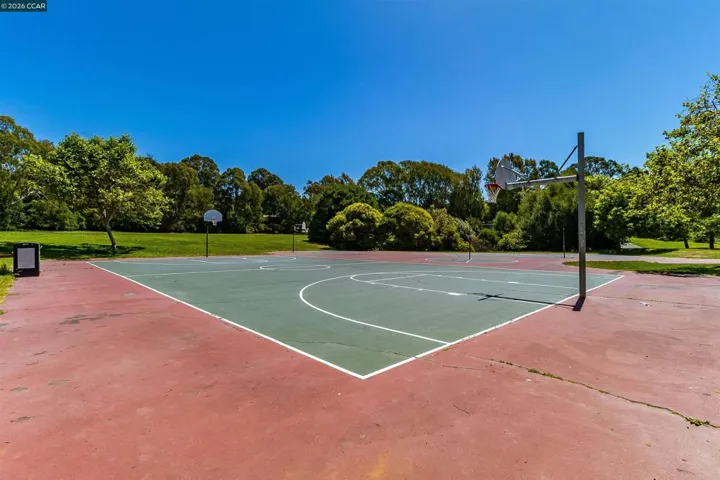 1243 Fairway Dr, Richmond, California 94803
