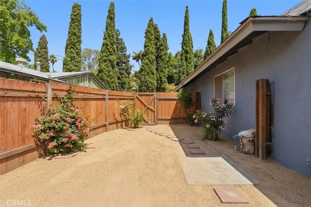 Digitally cleaned up side yard