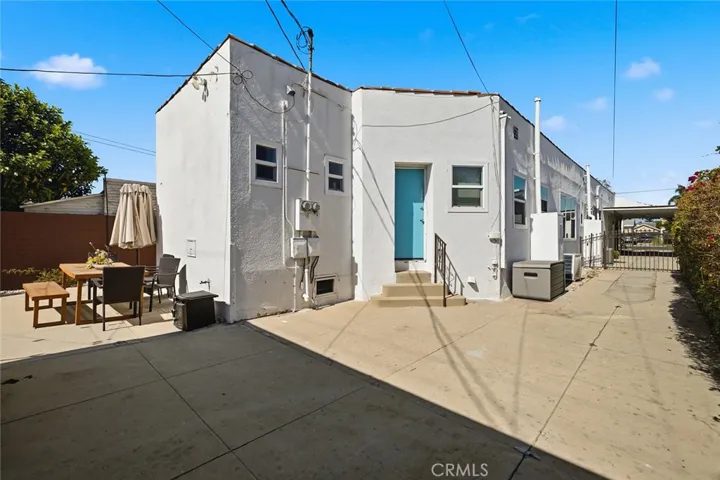 4167 Denker, Los Angeles, California 90062