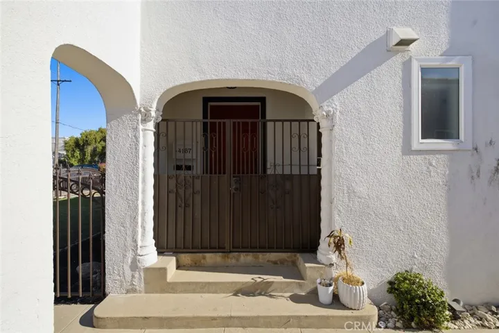 4167 Denker, Los Angeles, California 90062
