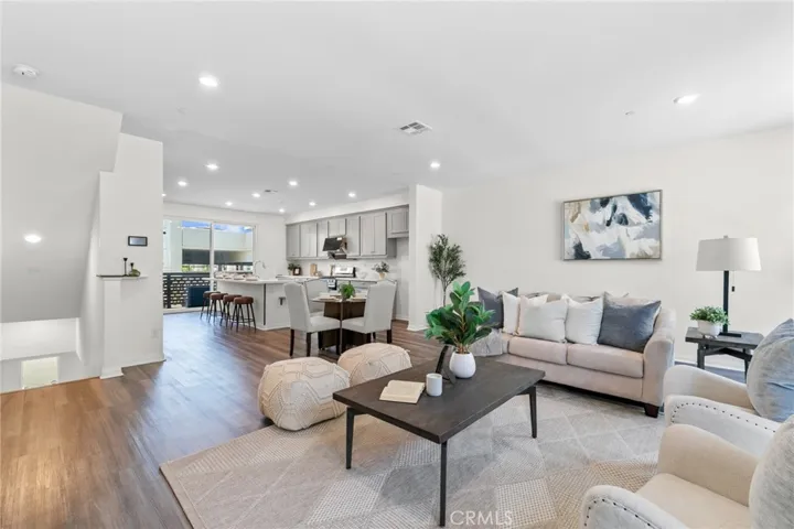 172 Bahia, Covina, California 91722