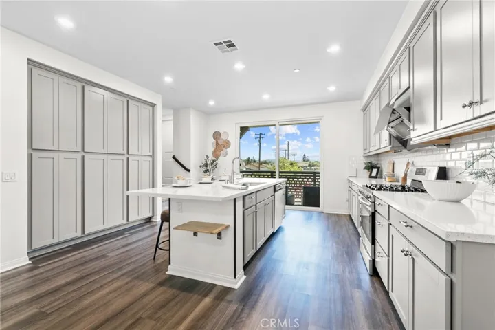 172 Bahia, Covina, California 91722