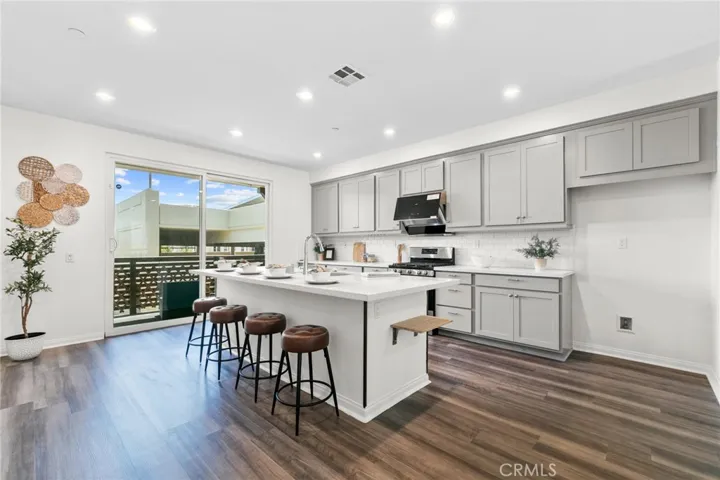 172 Bahia, Covina, California 91722