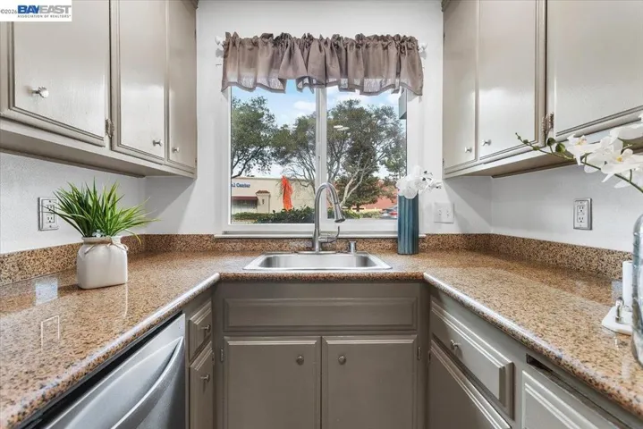 31131 Alvarado Niles Rd, Union City, California 94587