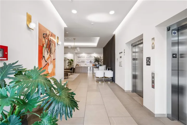 Exterior - Lobby