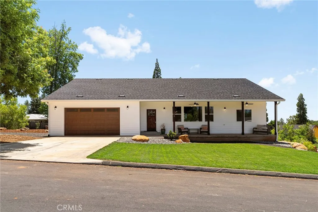 1682 Sweetbriar Ln