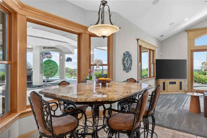 25 Horizon Point Court, Chico, California 95928