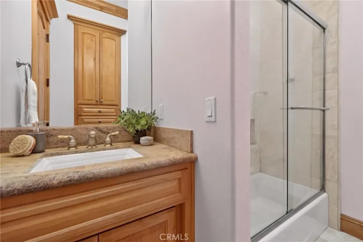 25 Horizon Point Court, Chico, California 95928