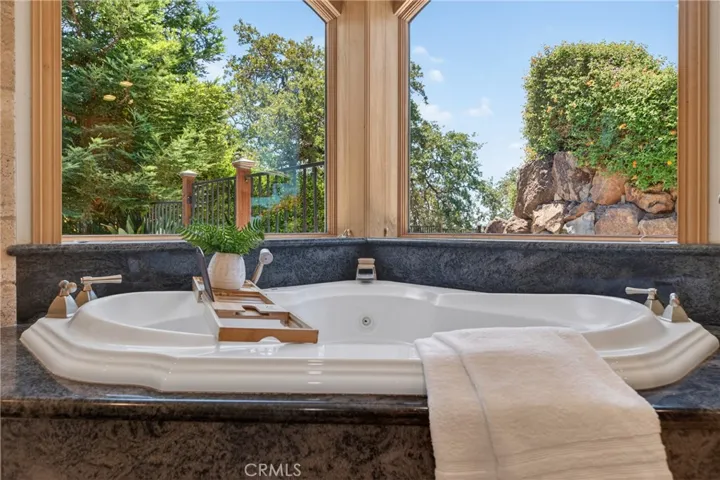 25 Horizon Point Court, Chico, California 95928