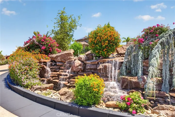 Front driveway fountain