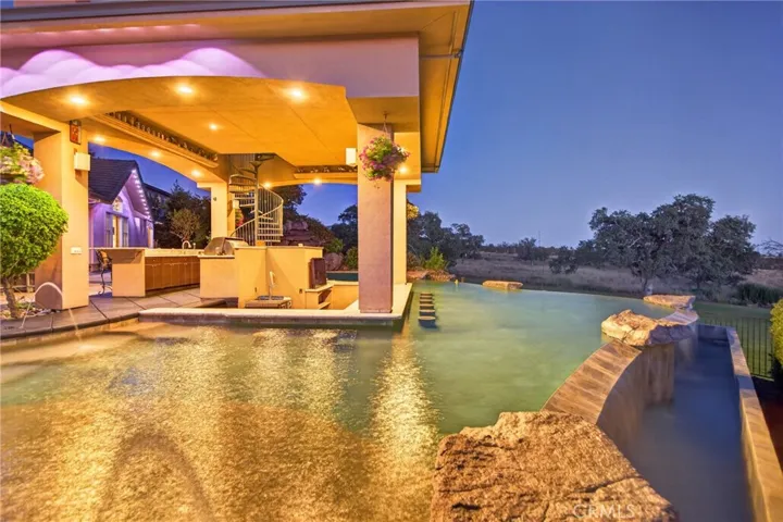 25 Horizon Point Court, Chico, California 95928