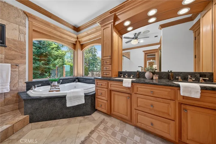 25 Horizon Point Court, Chico, California 95928