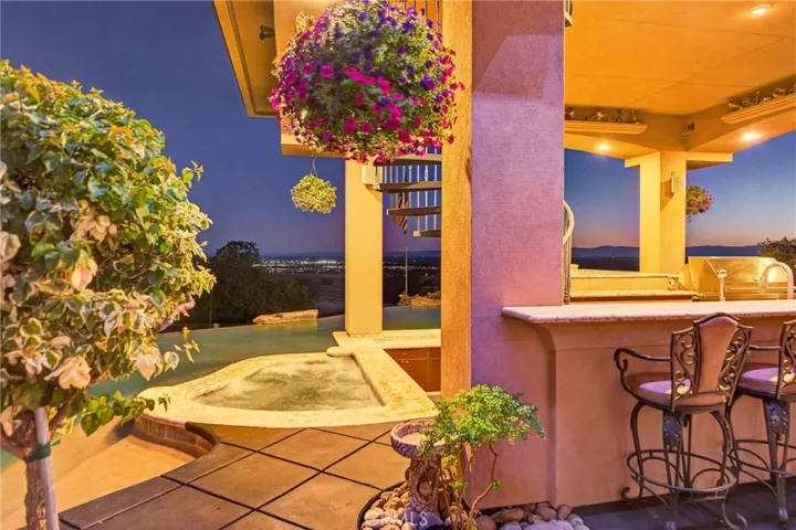 25 Horizon Point Court, Chico, California 95928