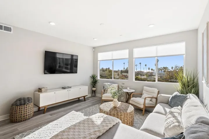 1105 S Cleveland 206, Oceanside, California 92054