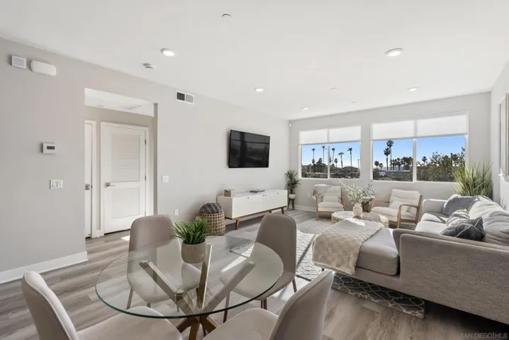 1105 S Cleveland 206, Oceanside, California 92054