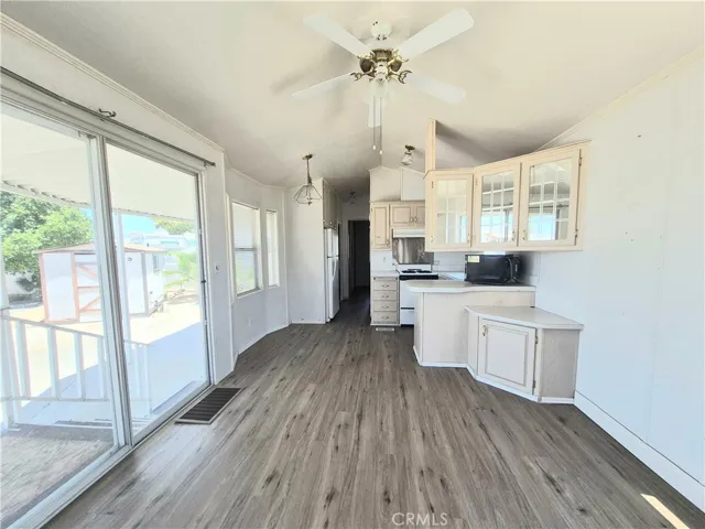 1295 106 S Cawston Avenue #106, Hemet, California 92545