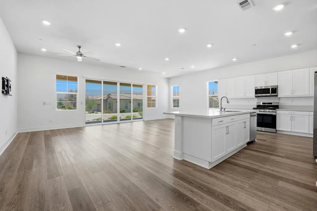 Kitchen/Livingroom