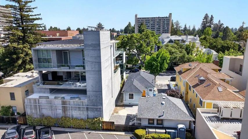 640 Waverley Street, Palo Alto, California 94301