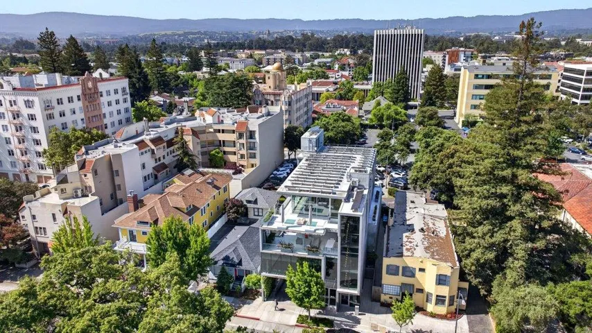 640 Waverley Street, Palo Alto, California 94301