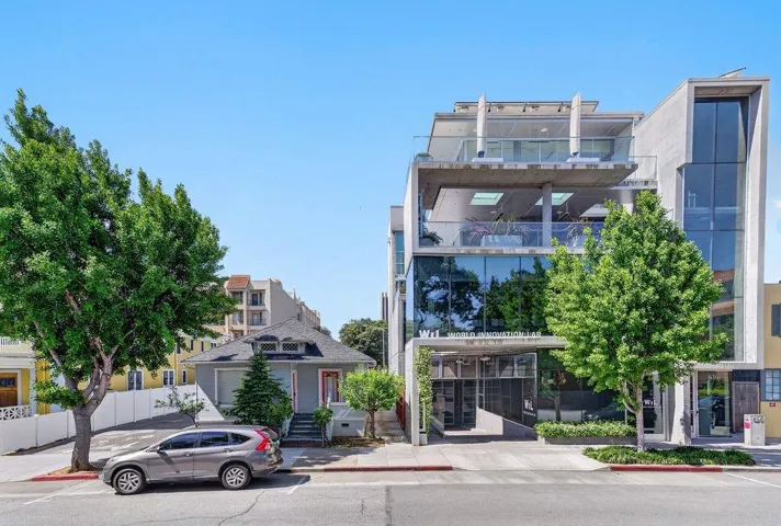 640 Waverley Street, Palo Alto, California 94301