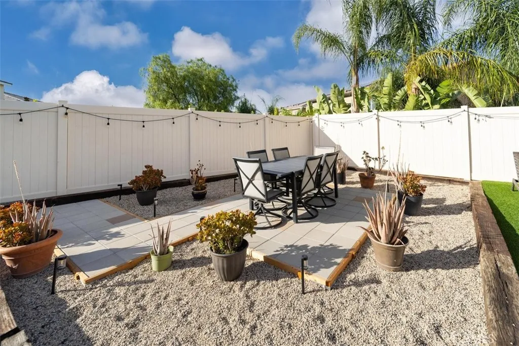 Vinyl fencing