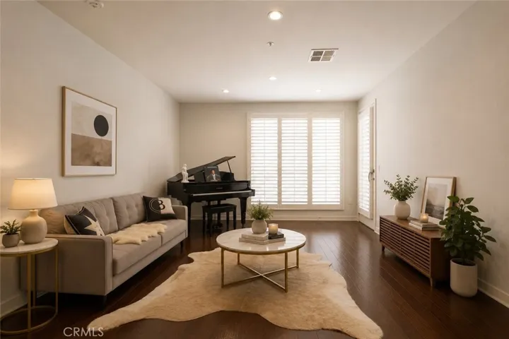 21301 Erwin Street 305, Woodland Hills, California 91367